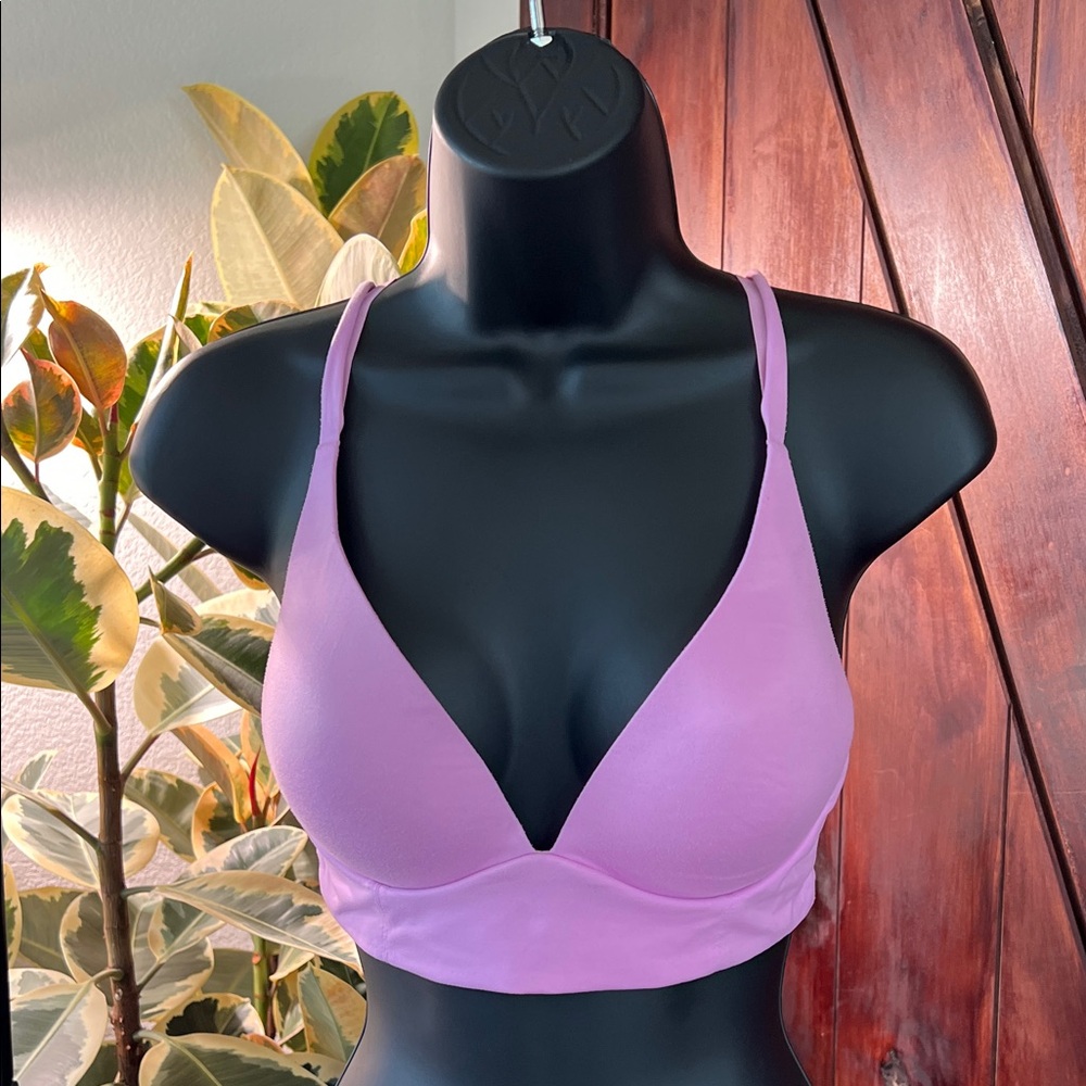 Lightly lined plunge bra